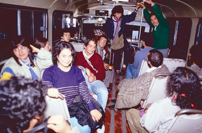 Alt' Miembros del Grupo en una buseta yendo al centro de Manizales